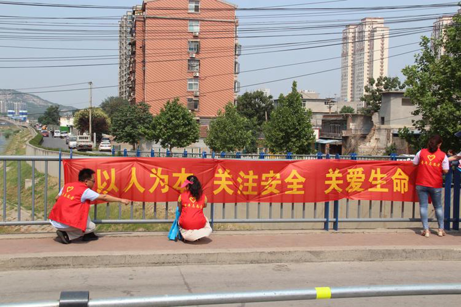 苹桉桥桥百货